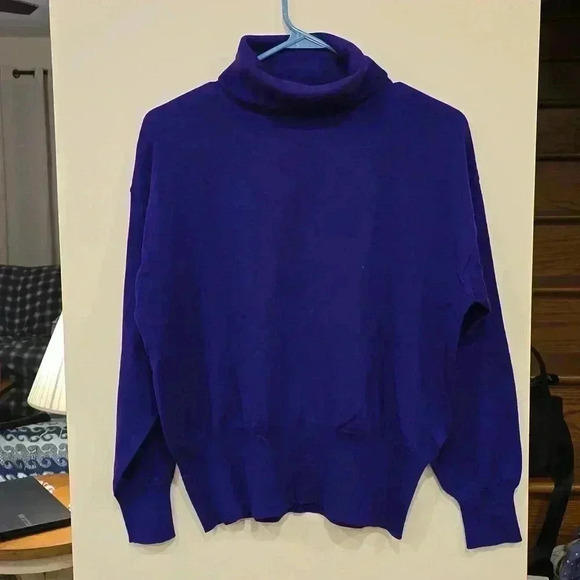 Laurel Escada Wool‎ Sweater Womens Size 44 Purple Cowl Neck - Picture 1 of 4